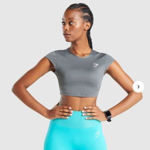 Brand New Gymshark Apex Crop Top in Charcoal Size Small (Sold Out Online)